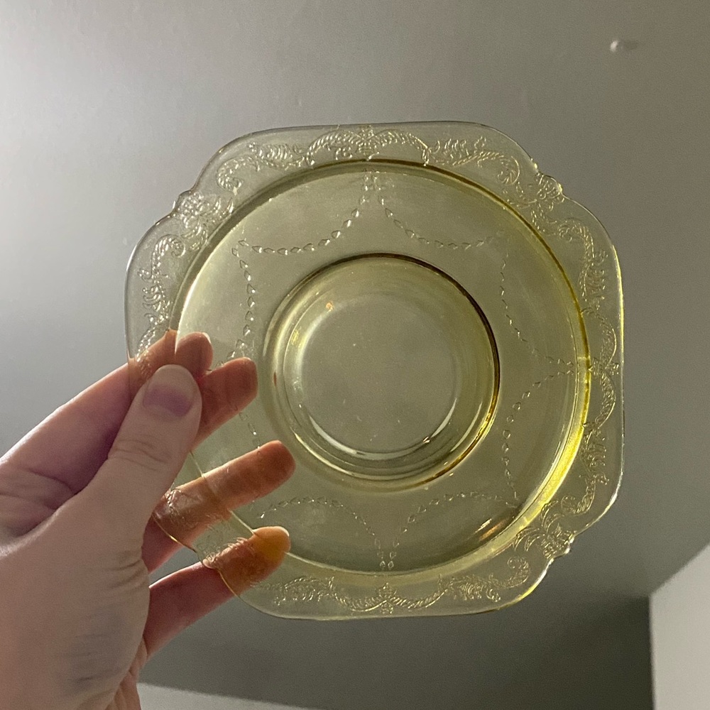 1930 Federal Glass Co-Madrid Pattern-Yellow Depression Glass Saucer